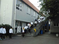 成都鹽道街外語學校校園風采