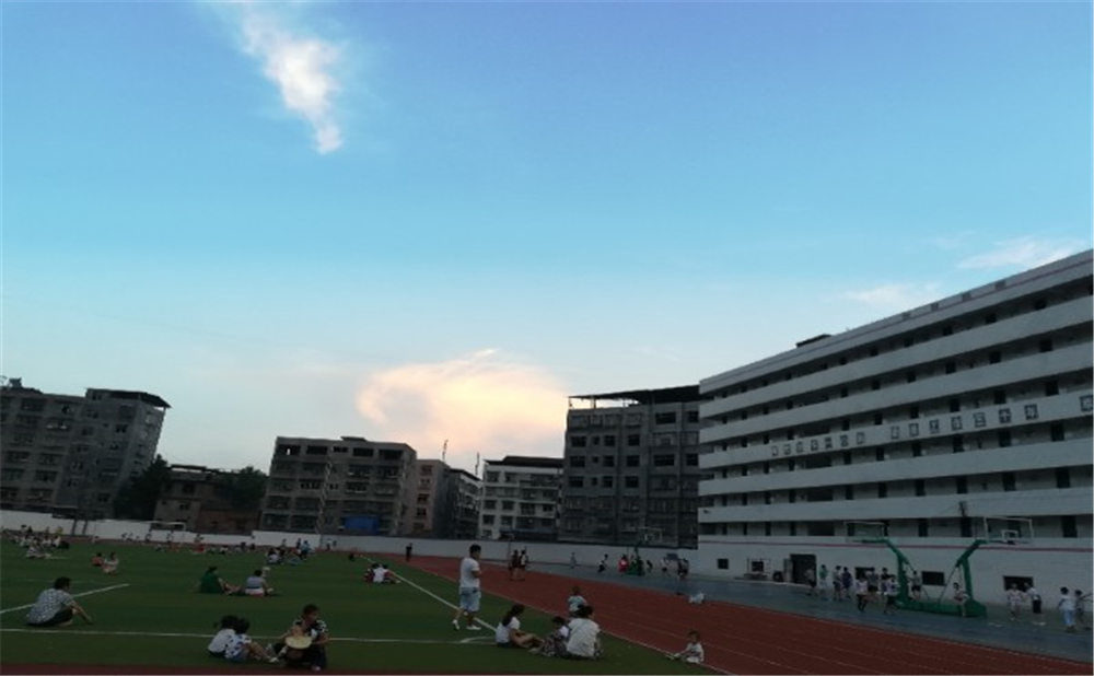 鐵佛中學(xué)學(xué)校詳細(xì)地址在什么地方？
