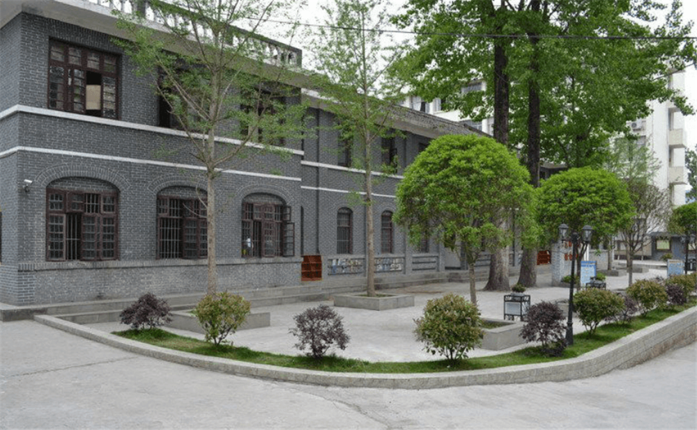 閬中市柏埡中學學校招辦電話是多少？