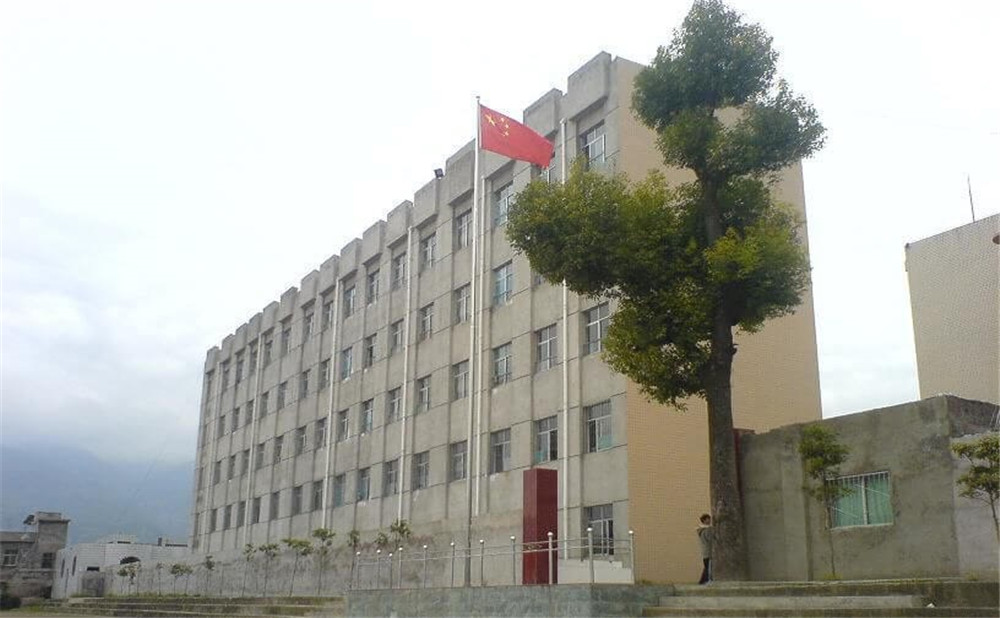 越西中學的環(huán)境怎么樣？