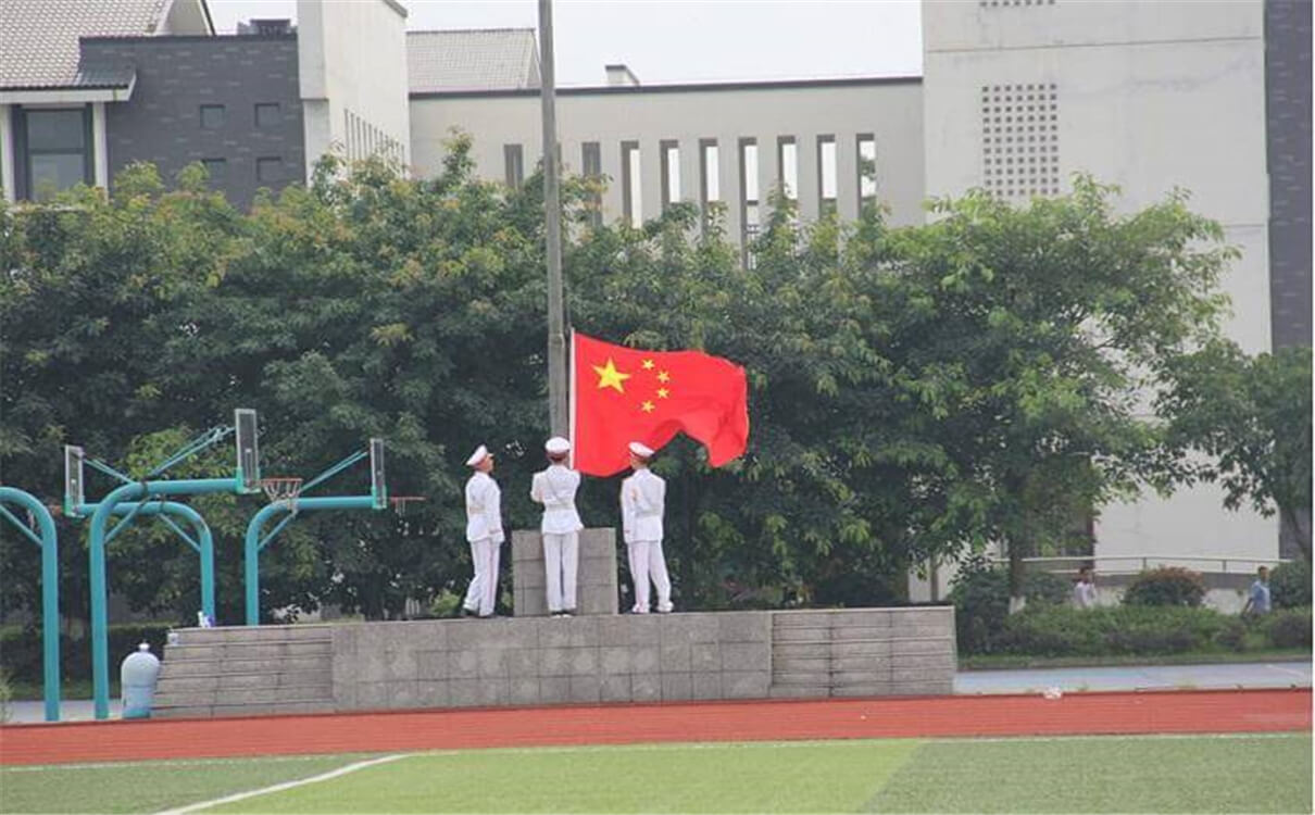 石室白馬中學(xué)高中部的錄取分?jǐn)?shù)是多少？