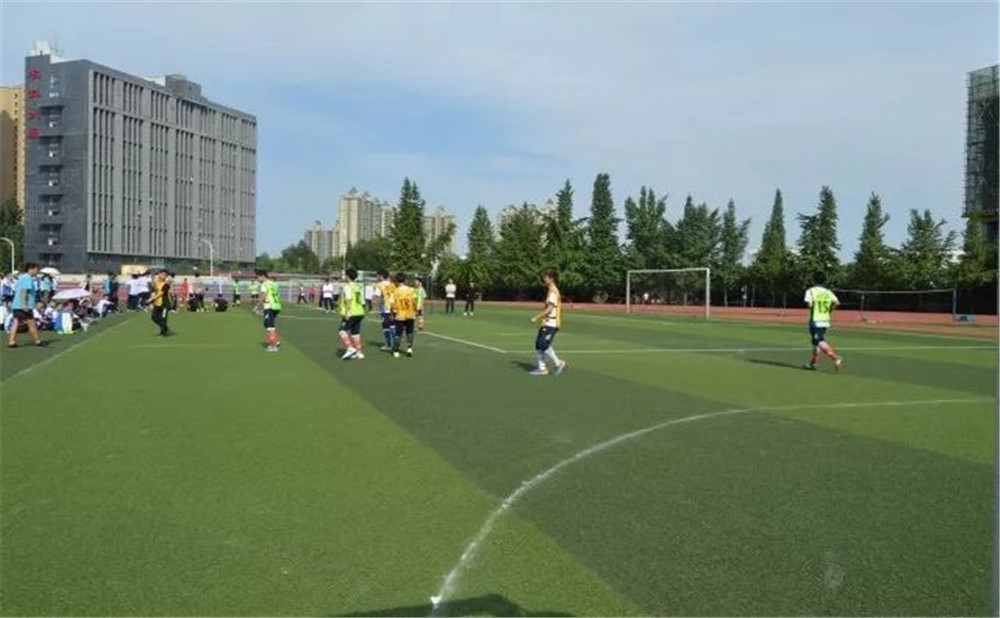 大彎中學去年錄取分數線是多少？