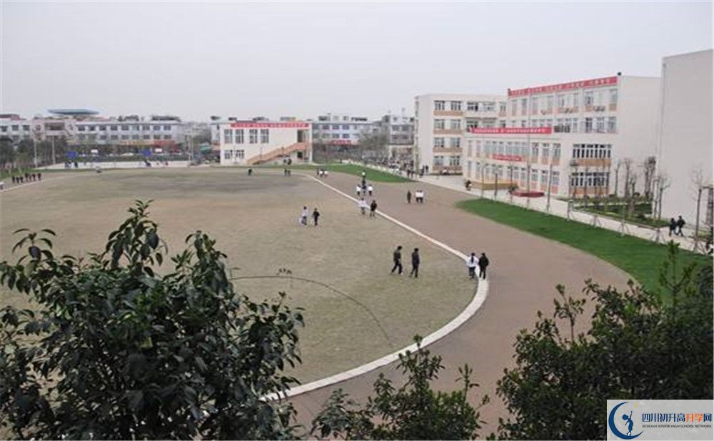 蜀城中學(xué)的高中住宿好不好？