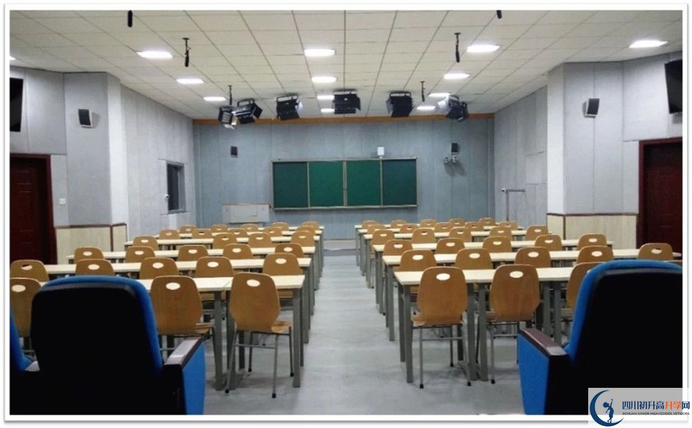 成都石室中學(xué)的高中住宿怎么樣？
