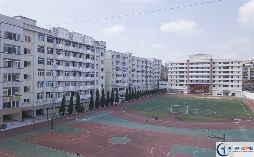 陽安中學在校學生總人數(shù)是多少？