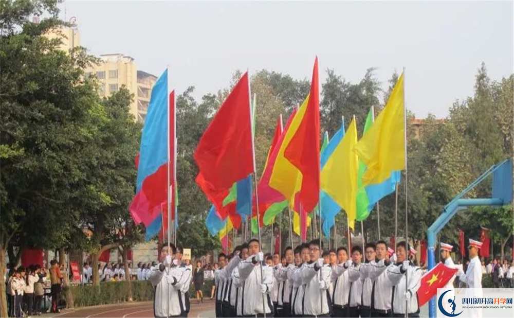 成都市第四十九中學(xué)軍訓(xùn)多久？